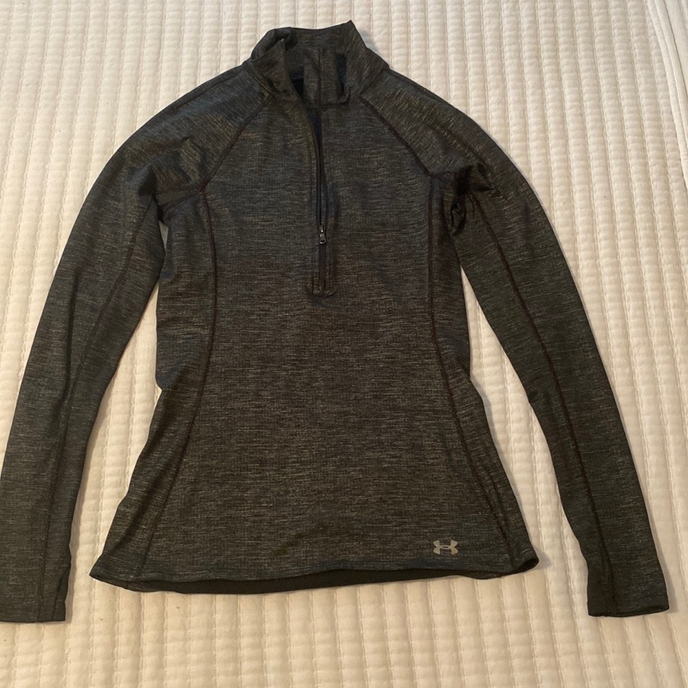 Under armor 1/4 zip pullover fitted woman’s small
